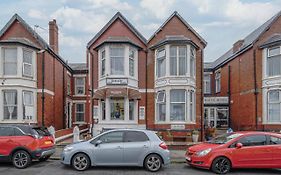 Deneside Hotel Blackpool 3*